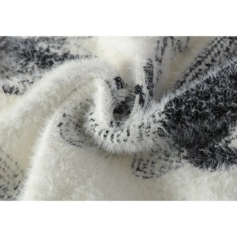 Men's Fuzzy Pattern Knit Sweater