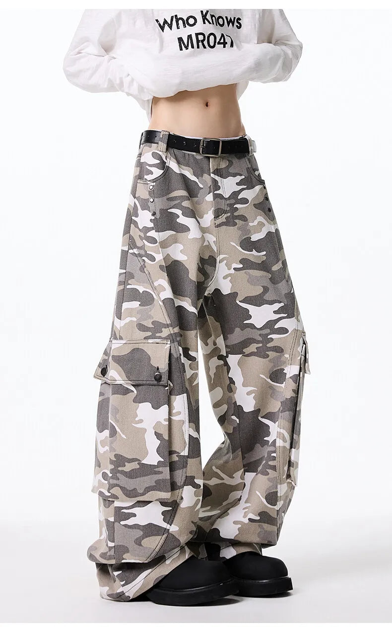 Men's Wide-Leg Camo Cargo Pants