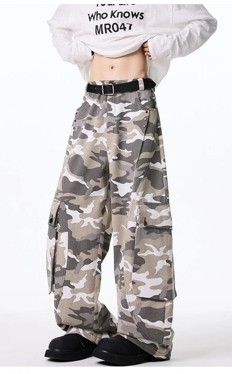 Men's Wide-Leg Camo Cargo Pants