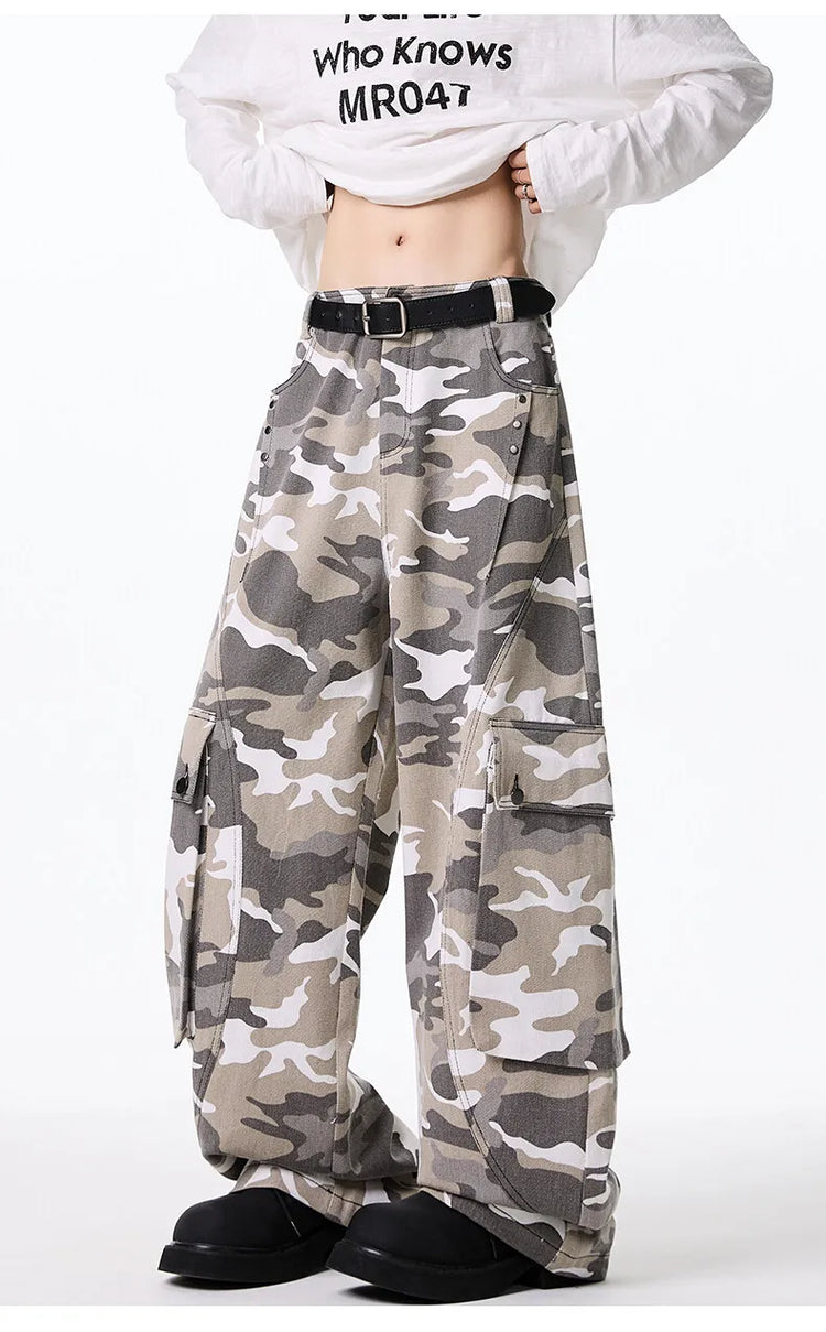 Men's Wide-Leg Camo Cargo Pants